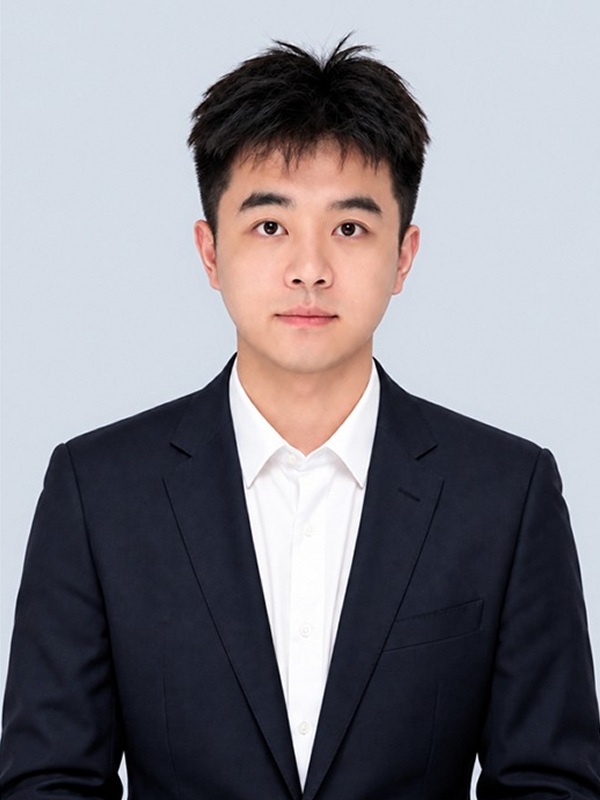 销售顾问董浩形象照