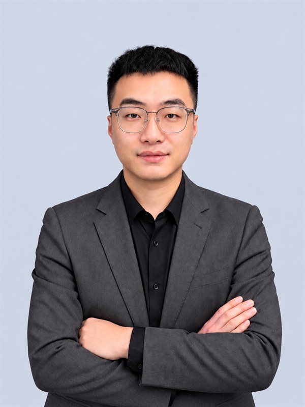 销售顾问小五形象照
